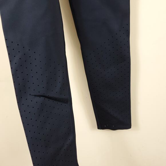 DLC Frontline Capri Leggings with Perforation Details Size XS - Picture 6 of 10